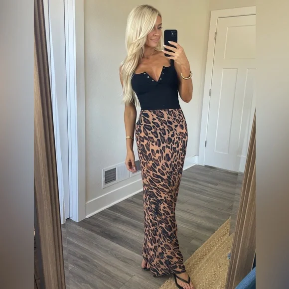 New Leopard Print Maxi Skirt - Picture 6 of 6